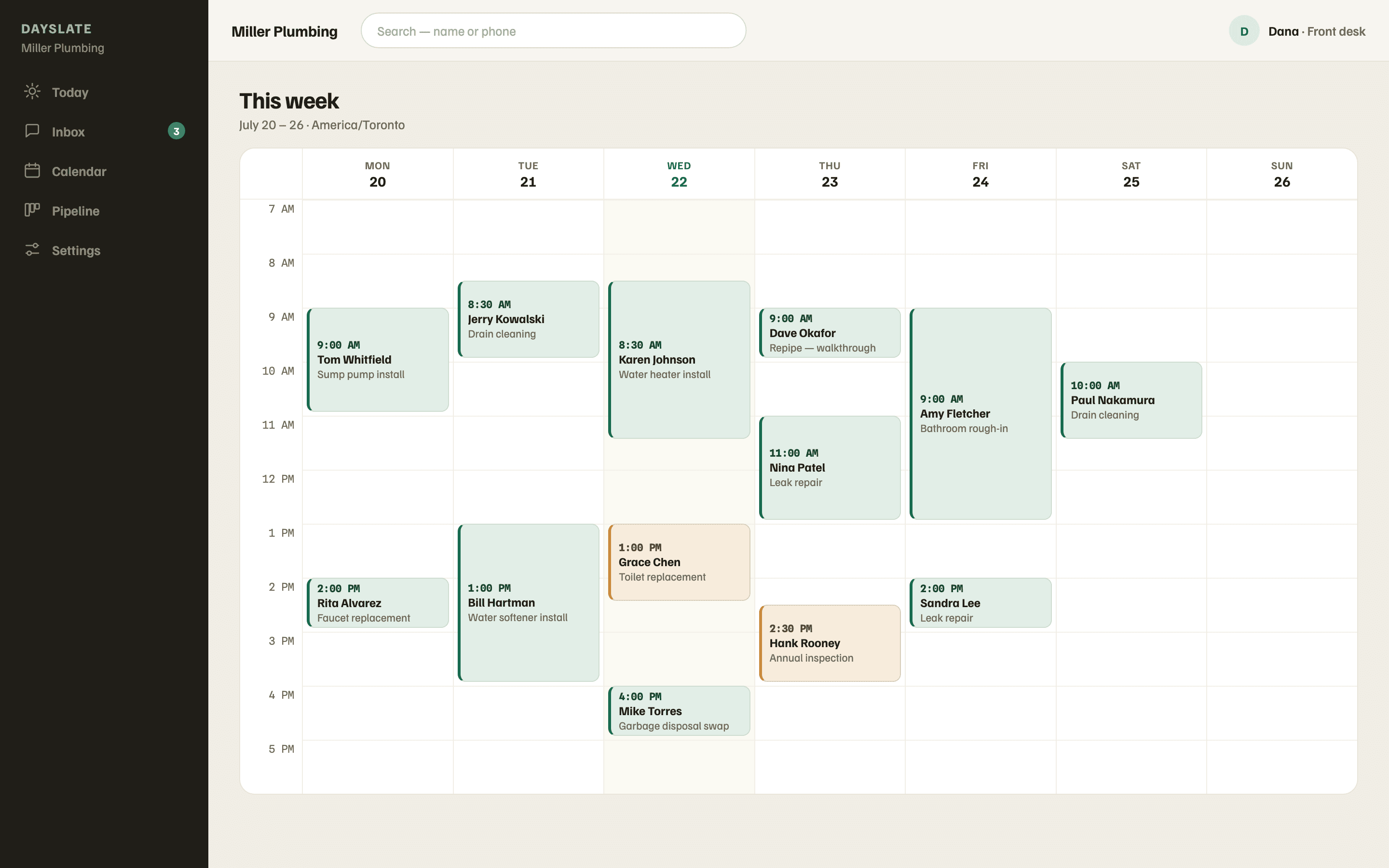 The DaySlate week calendar: seven days, jobs as duration-sized blocks with names, services and times.
